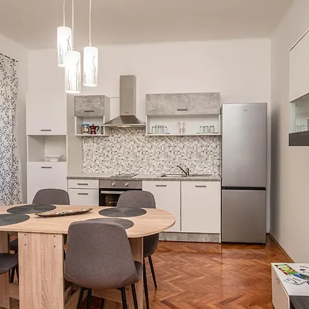 Marta Apartman